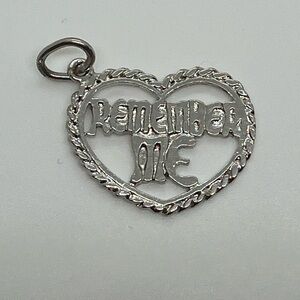 Vtg 925 Sterling Silver 'Remember Me' Heart Charm / Pendant